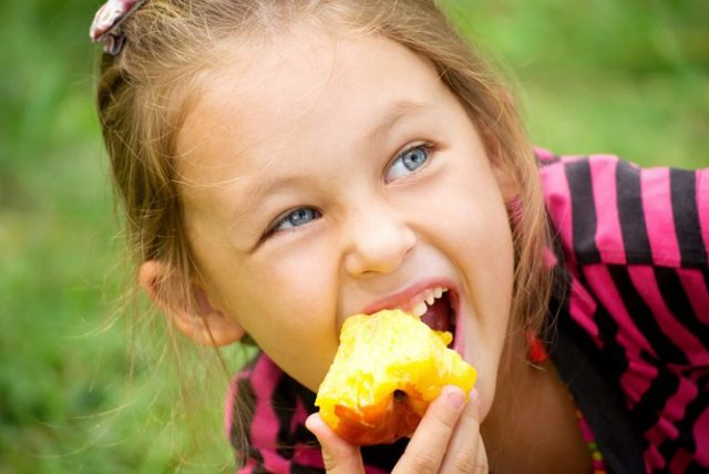 Чем полезна теплая пища для ребенка: важные правила и зависимость усвояемости от температуры блюда, щадящий режим для желудка и влияние на аппетит