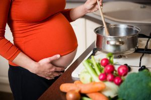 Диета для беременных в 3 триместре: основные правила и баланс питательных веществ, список разрешенных и запрещенных продуктов, рацион женщины на неделю и советы врача