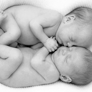 Роды при многоплодной беременности: направление в роддом и показания к кесареву сечению, выбор тактики родоразрешения и акушерские операции, сроки вынашивания