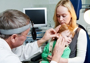 Серная пробка в ухе у ребёнка: причины возникновения, первая помощь и когда стоит обратиться к врачу, советы специалиста