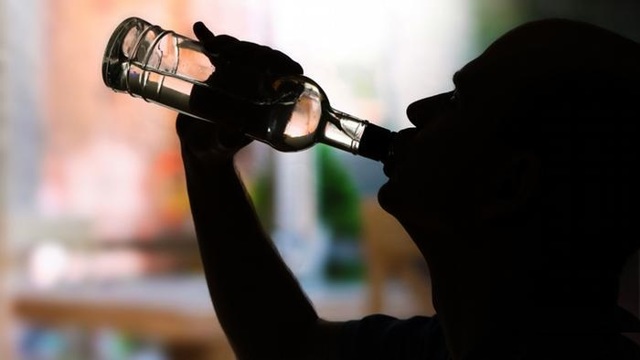 Ацикловир и алкоголь: совместимость веществ, возможные осложнения