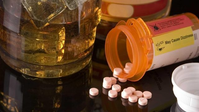 Антибиотики и алкоголь: мифы и факты о сочетании, таблица совместимости и последствия приема