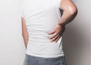 Боль в правом подреберье спереди, со спины — причины и диагностика