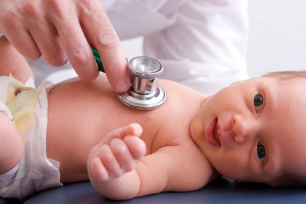 Болезни грудничков, новорожденных: распространенные заболевания и методы их лечения