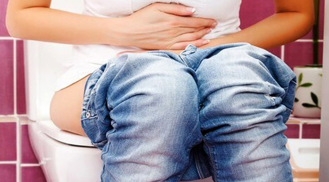 Боли при мочеиспускании у женщин: частые причины появления жжения, рези, лечение