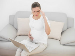 Болит голова у беременной: провоцирующие факторы, способы избавления, побочные эффекты, профилактические мероприятия