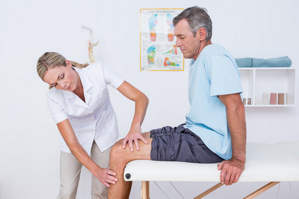 Болит колено: провоцирующие факторы, клиническая картина, выбор врача, принципы лечения