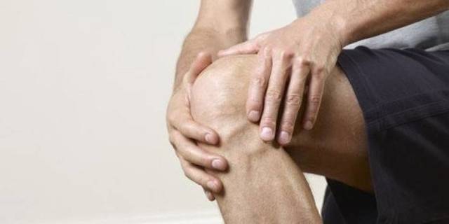 Болят колени: что делать, причины боли в колене при сгибании, при ходьбе