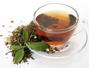 Черный чай: состав, польза и вред для организма, использование в косметологии