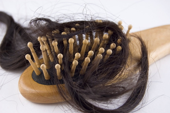 Что делать, если выпадают волосы: советы и рекомендации опытных трихологов