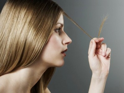 Что делать, если выпадают волосы в большом количестве: советы и рекомендации опытных трихологов