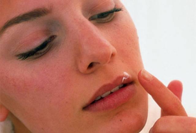 Фурункулез на лице: причины возникновения, фото воспалительного процесса, методы лечения в домашних условиях