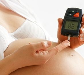 Гестационный диабет при беременности: характерные симптомы, влияние на плод, принципы лечения и особенности диеты