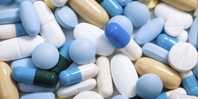 Гормонсодержащие препараты при климаксе: перечень средств, их преимущества и недостатки, рекомендации по подбору