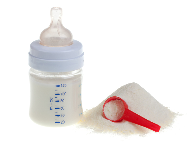 Искусственное вскармливание новорожденных: подбор смеси, особенности ввода продукта, важные рекомендации