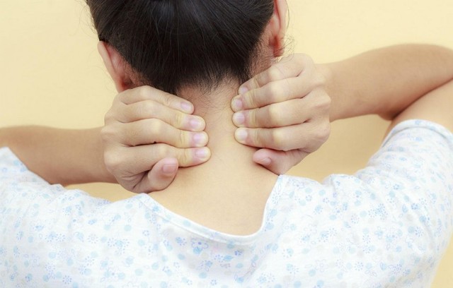 Как избавить от боли в шее и какие могут быть причины боли в шее