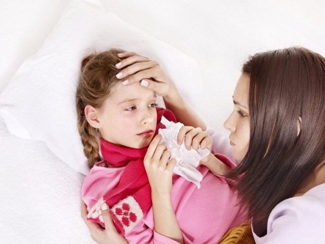 Как лечить фарингит у детей в домашних условиях быстро и эффективно: полезные советы Комаровского