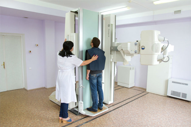 Как подготовится к рентгену позвоночника: какие болезни можно обнаружить?