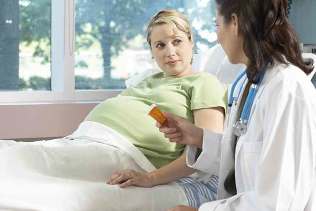 Лечение кашля при беременности: особенности при 1, 2 и 3 триметрах беременности