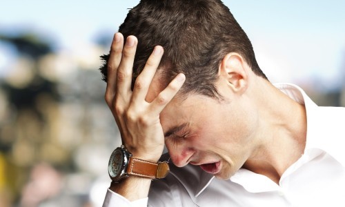 Можно ли считать признаком вич давящие боли в голове?