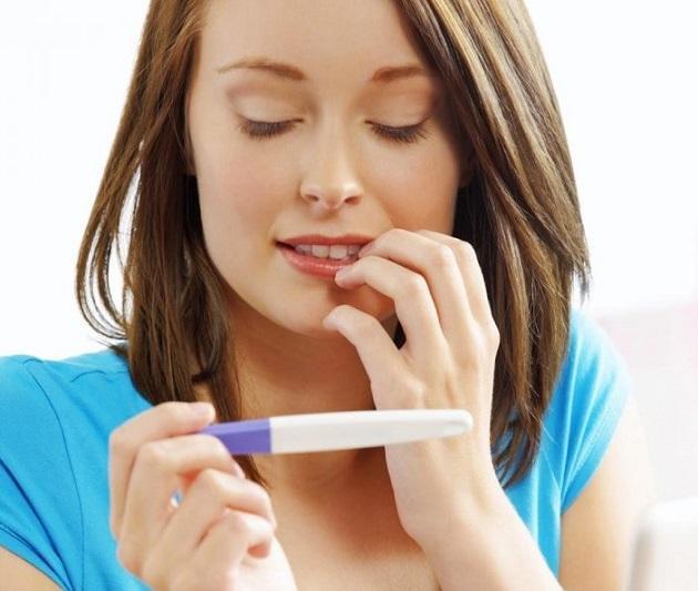 Можно ли забеременеть во время месячных: признаки беременности на ранних сроках