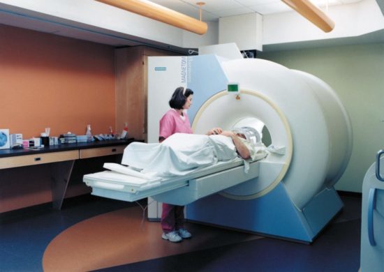 МРТ головы: суть процедуры, причины назначения, этапы проведения, выявление заболеваний