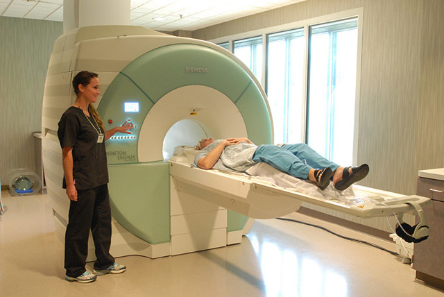 МРТ головы: суть процедуры, причины назначения, этапы проведения, выявление заболеваний