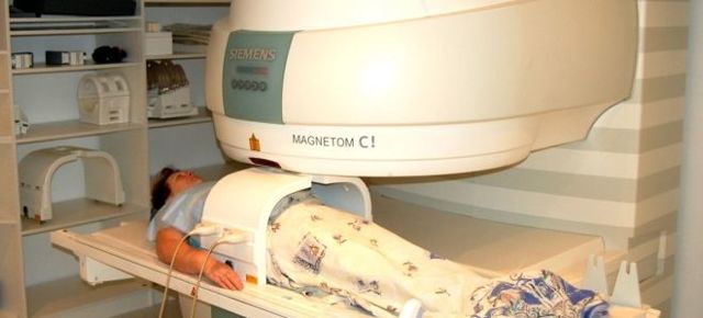 МРТ органов малого таза у женщин и мужчин: показания и противопоказания к исследованию, подготовка к процедуре, алгоритм проведения