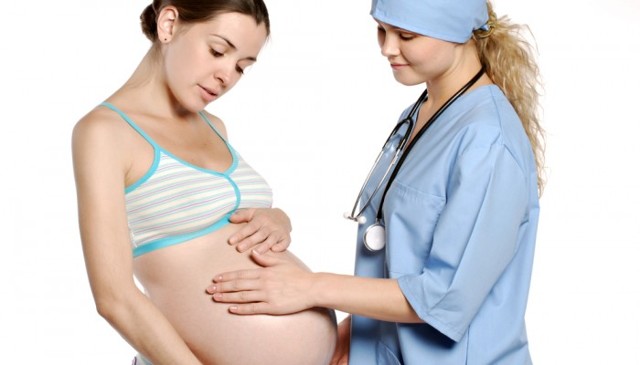На каком сроке беременности обращаться к гинекологу?