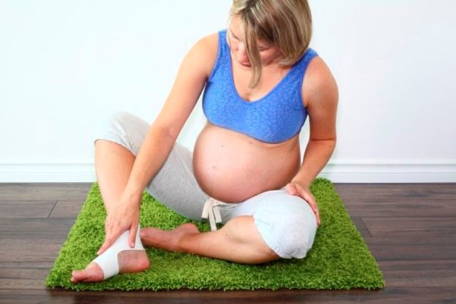 Отекают ноги при беременности – что делать, причины