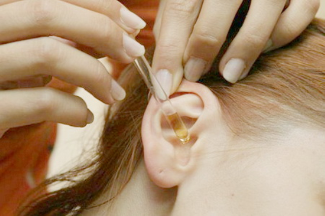 Отомикоз: симптомы, самые эффективные препараты для лечения грибка ушей