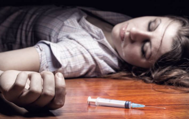 Передозировка наркотиками: сопутствующие симптомы, первая помощь, воздействие на организм и побочные эффекты