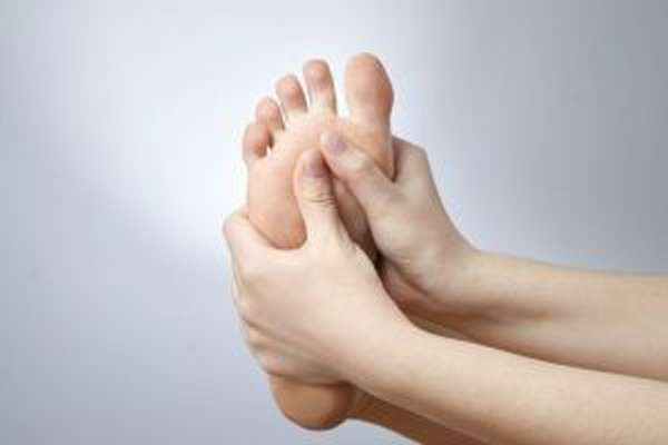Перелом пальца на ноге: провоцирующие факторы, характерные признаки, первая помощь и тактика лечение
