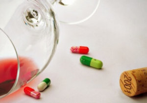 Пимафуцин и алкоголь: взаимодействие препарата со спиртным, воздействие на организм, вероятные побочные эффекты