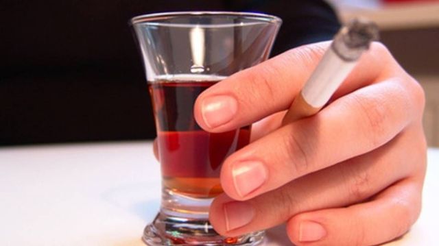 Почему не совместимы Диклофенак и алкоголь — возможные последствия приема