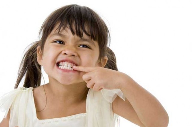 Почему ребенок скрипит зубами: возможные причины ночного беспокойства