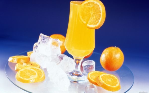 Полезные и вредные свойства апельсинового фреша, его состав и калорийность