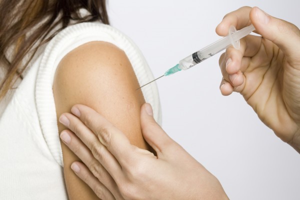 Прививки от гриппа детям и взрослым: за и против, показания и противопоказания