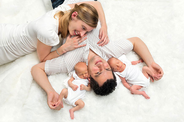 Признаки многоплодной беременности, ведение беременности, осложнения, роды близнецов