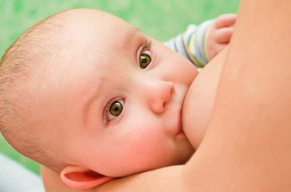 Ребенок не наедается грудным молоком: характерные проявления, способы решения, полезные советы