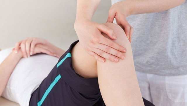 С чем связано уплотнение около коленного сустава у ребенка?
