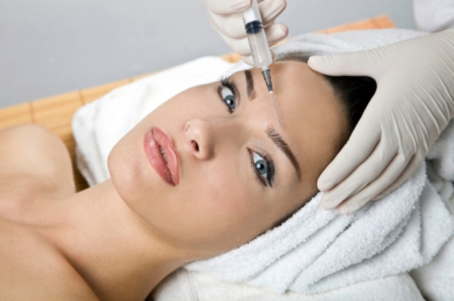 Салонные процедуры от прыщей: обзор профессиональных методик для оздоровления кожи лица