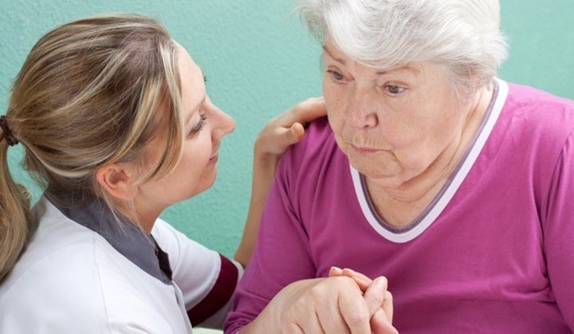 Старческая деменция: причины развития, первые признаки и специфические симптомы, методы лечения слабоумия