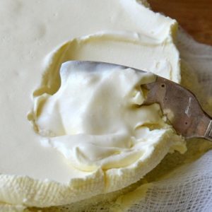 Сыр Маскарпоне: что это такое, состав, польза и вред для организма