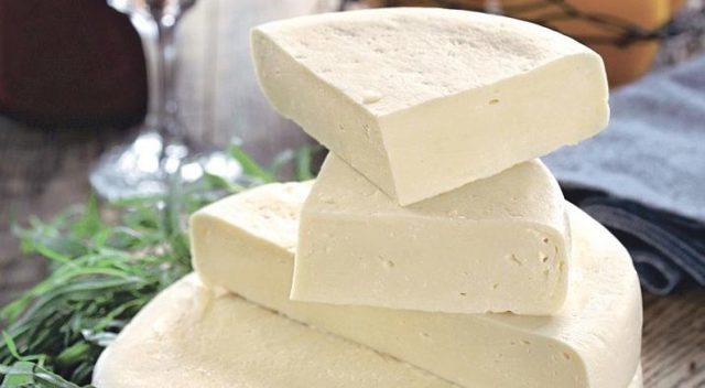 Сыр сулугуни – польза и вред продукта, правила применения и хранения