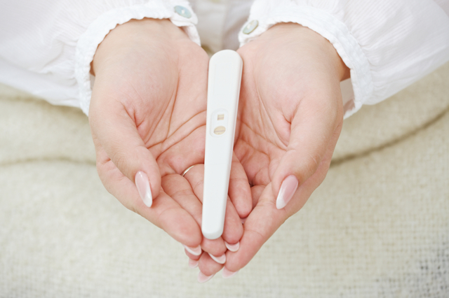 Тест на беременность: слабая вторая полоска, что это означает при диагнозе бесплодие