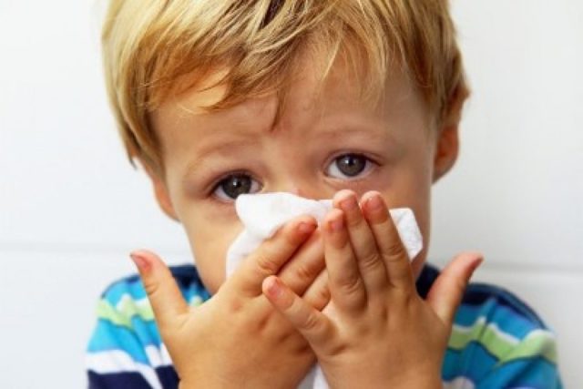 У ребенка заложен нос, но нет насморка: что делать в домашних условиях, чем лечить – рекомендации доктора Комаровского