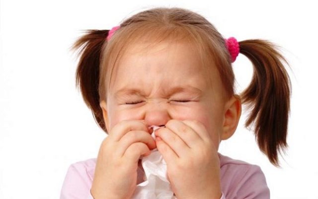 У ребенка заложен нос, но нет насморка: что делать в домашних условиях, чем лечить – рекомендации доктора Комаровского
