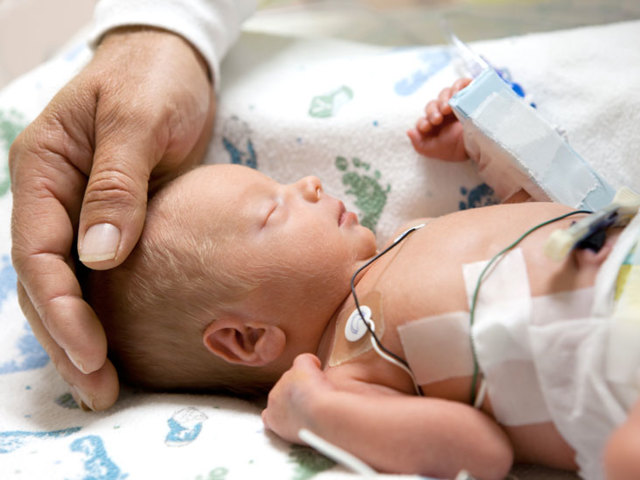 Врожденная пневмония у новорожденных: возбудители заболевания, клинические проявления, особенности лечения и возможные последствия