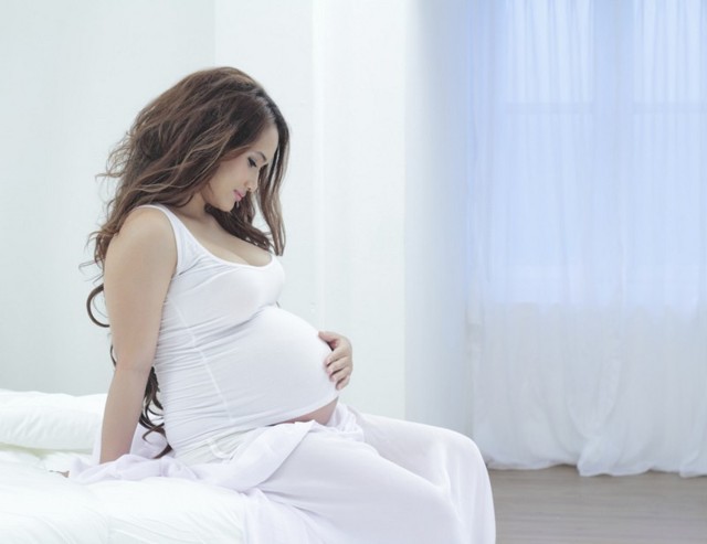 Выделения при беременности: провоцирующие факторы, классификация и характерные признаки, методы обследования и лечения